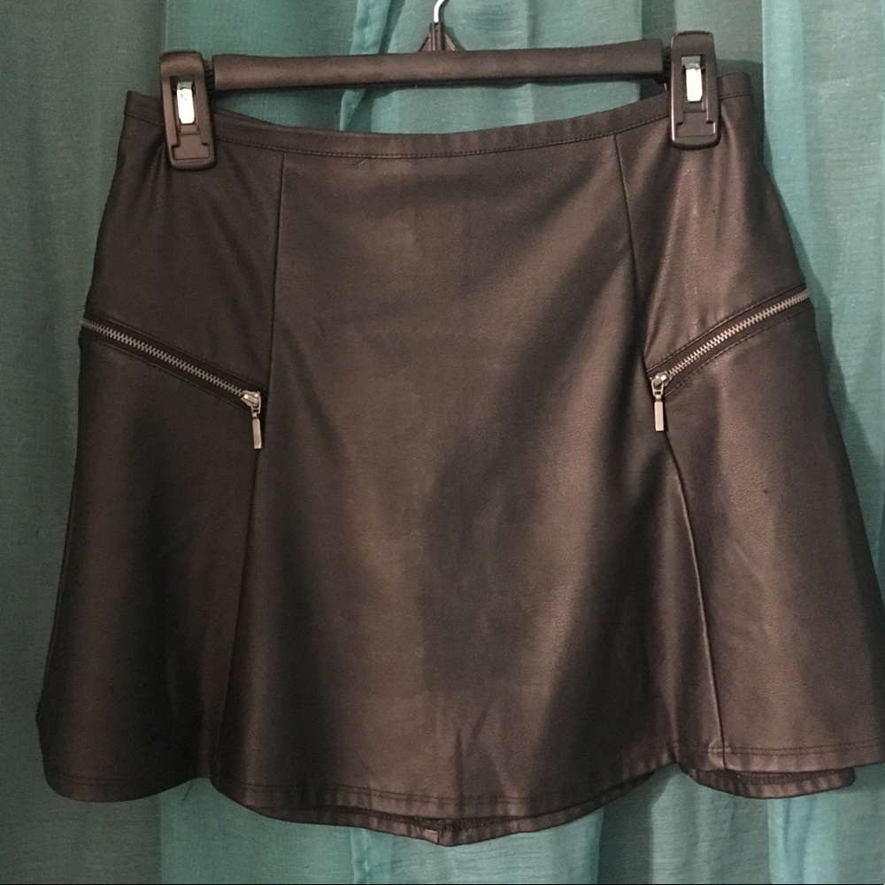 Stoosh Mini skirt • Faux leather